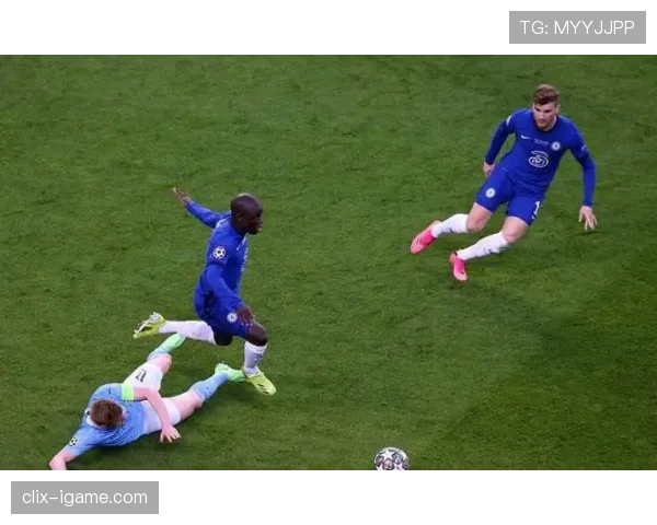 阿圭罗精妙射门重现赛场,精准技艺助球队进攻火力再升级 阿圭罗精妙射门重现赛场,精准技艺助球队进攻火力再升级