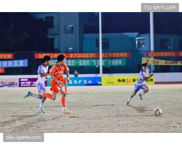 精彩对决引爆足球杯赛，全程直播带您直击赛场激情时刻