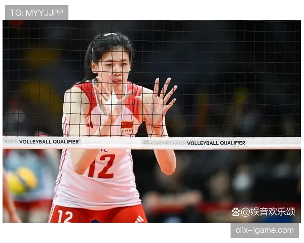 李盈莹训练场上的严肃派,一到机场秒变买买买狂魔,配不上这双手上的钻戒? 李盈莹训练场上的严肃派,一到机场秒变买买买狂魔,配不上这双手上的钻戒?